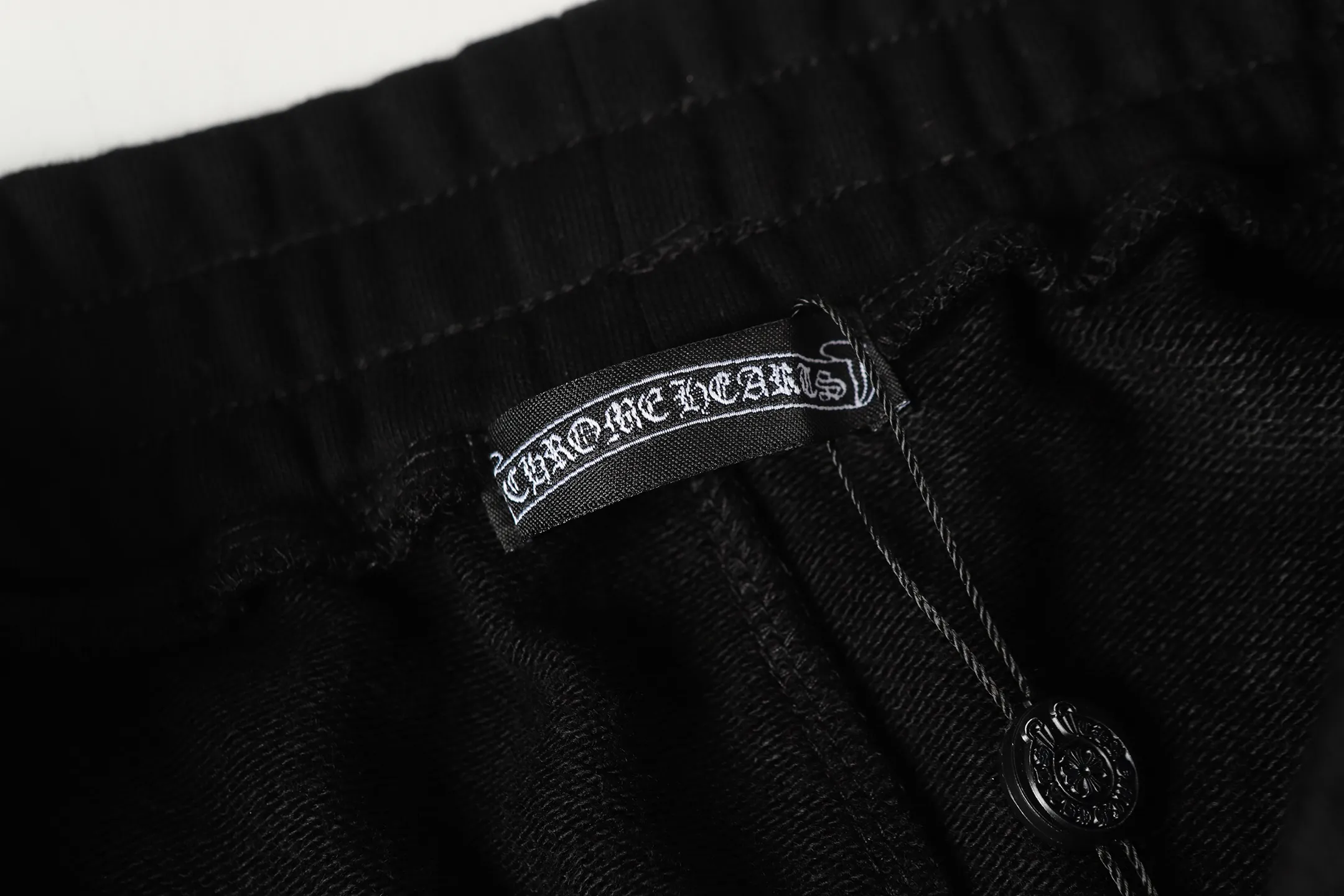 P280 #W5007 Cross-border model. Those who pursue quality should not place an order. -Chrome Hearts/Chrome Hearts Sanskrit letter embroidered trousers, casual pants and sweatpants -High weight, high density and high quality. The wool is soft, delicate and skin-friendly. It feels soft and silky. It has excellent warmth and skin-friendly properties.